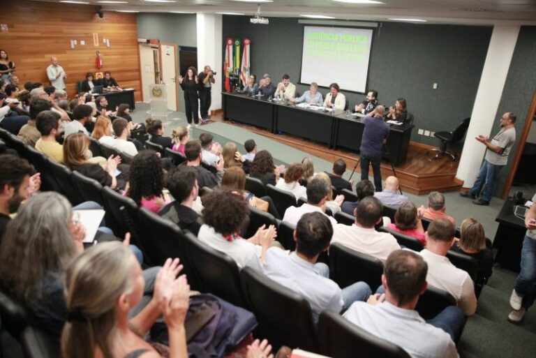 Deputados promovem debate sobre a regulamentação da Lei Paulo Gustavo em Santa Catarina