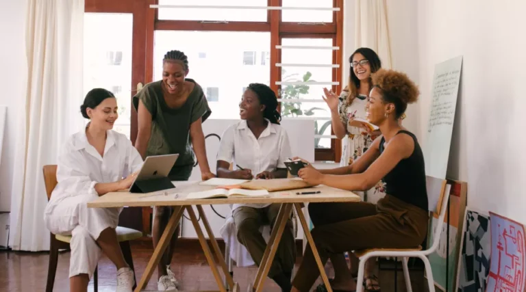 Três projetos inovadores de mulheres empreendedoras vencem programa do MDIC e ENAP