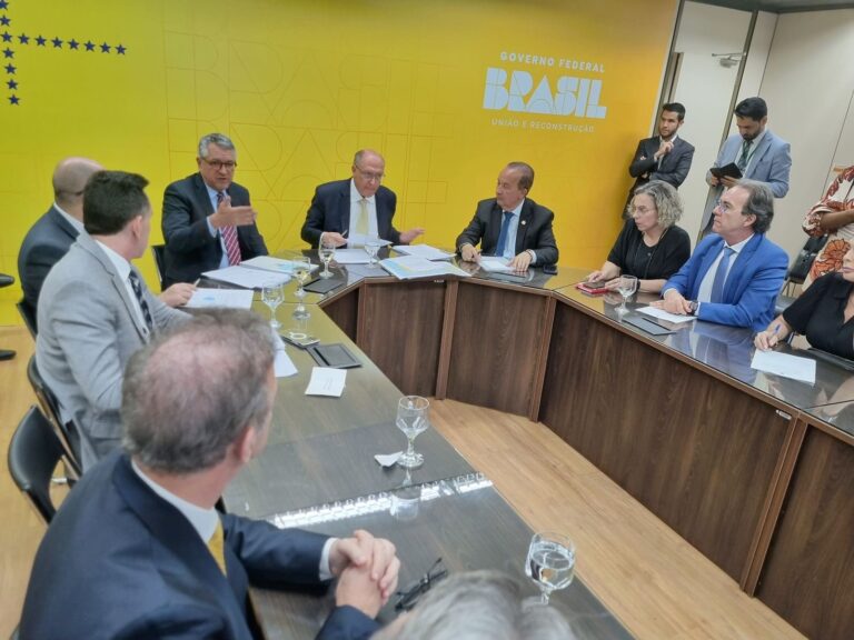Governo Lula libera R$ 94 milhões para municípios atingidos pelas cheias em SC