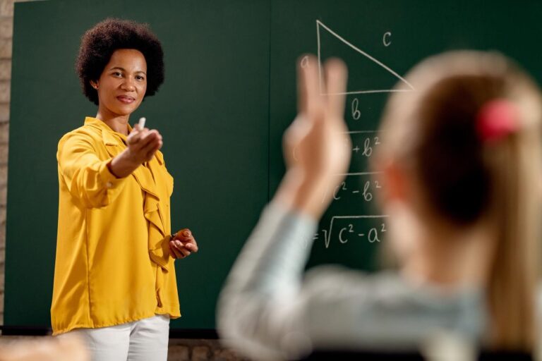 Premiação que reconhece projetos de educação transformadora está com inscrições abertas