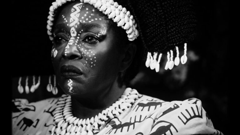 “Mami Wata”, premiado filme nigeriano, estréia em julho no FILMICCA