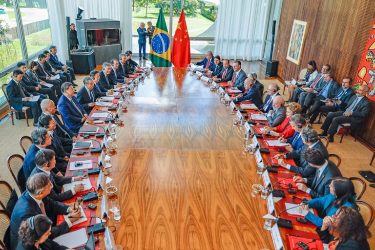Lula recebe presidente da China Xi Jinping no Palácio da Alvorada