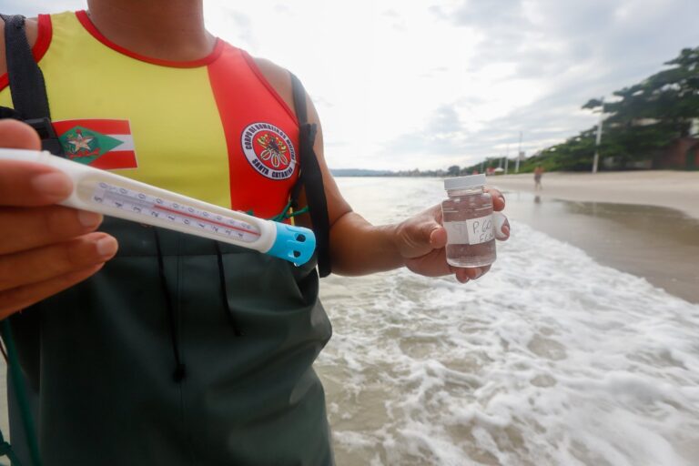 Governo de SC deixa de publicar relatórios de balneabilidade durante semana de chuvas