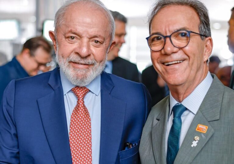 Presidente do Sebrae entrega para Lula balanço da instituição durante 2024