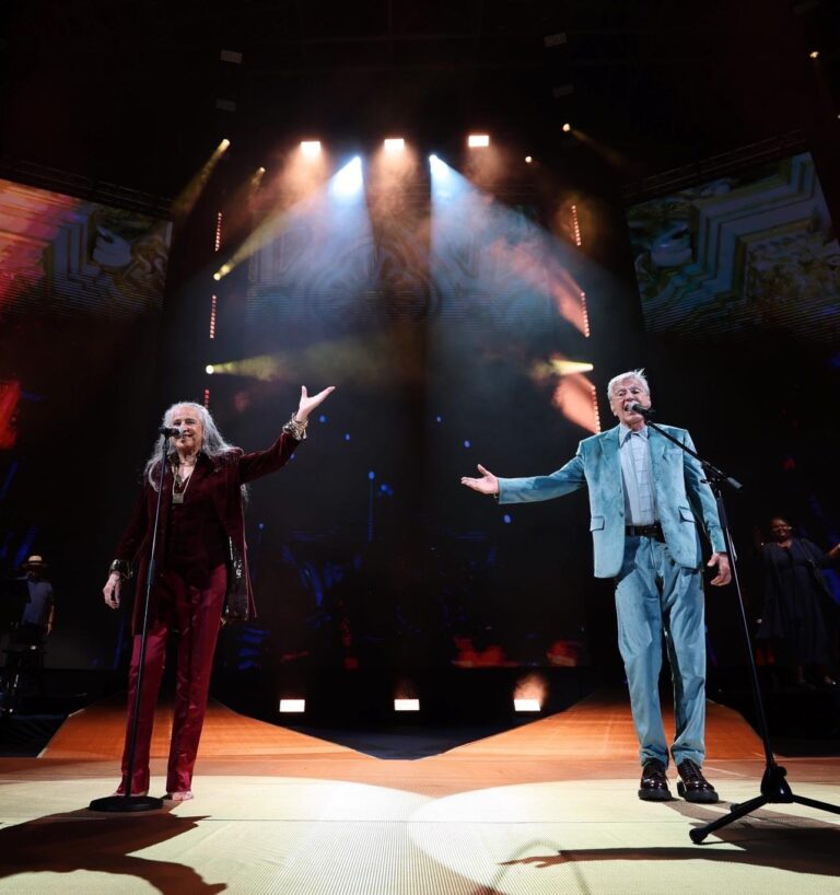 Caetano Veloso e Maria Bethânia encerram turnê com show em Porto Alegre