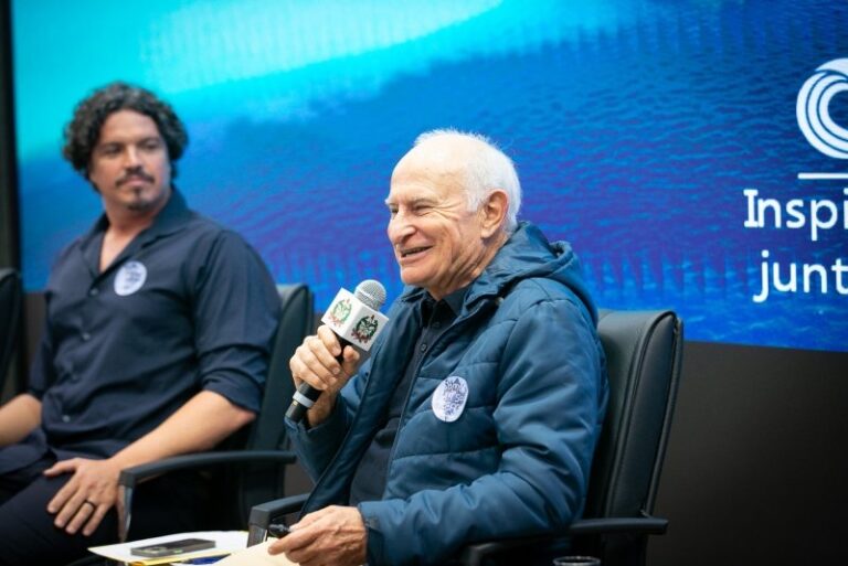 “Voz dos Oceanos” de Vilfredo Schurmann marca com êxito o Mês do Meio Ambiente na Alesc