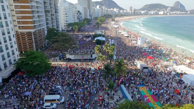 Em todo país, multidões protestam contra anistia e PEC da Blindagem