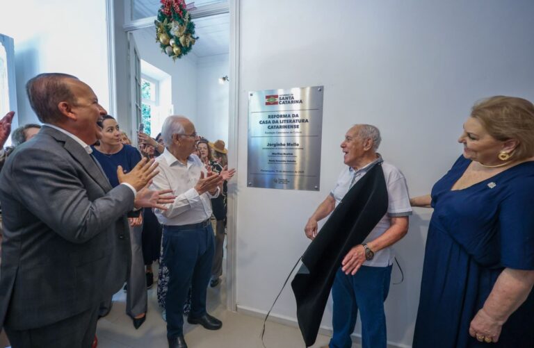 Casa da Literatura Catarinense é reaberta ao público