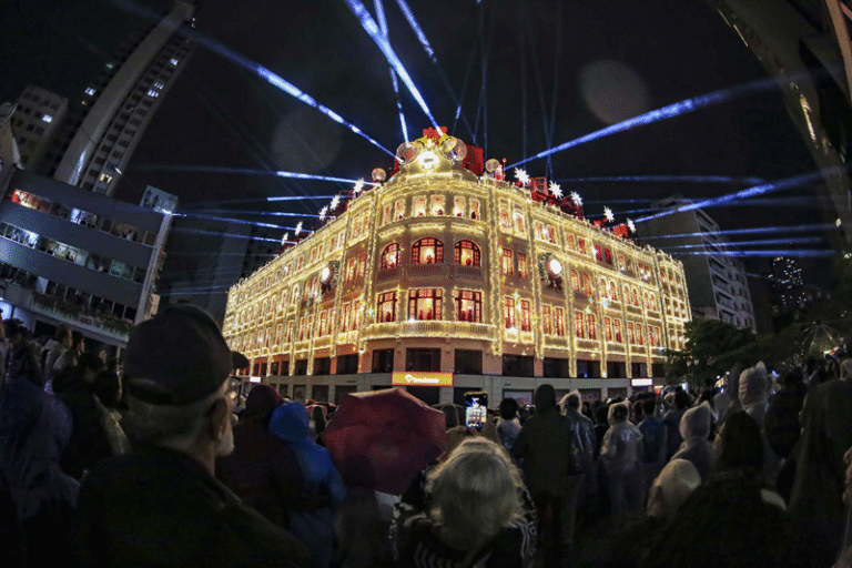 Natal de Cutitiba: 100 mil espectadores no Palácio Avenida e hotéis lotados em fim de semana histórico