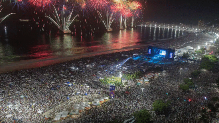 Réveillon de Copacabana terá shows de Gilberto Gil e Ney Matogrosso