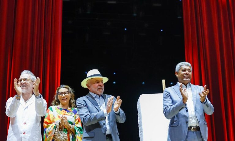 Teatro Castro Alves é reinaugurado em Salvador após dois anos de obras