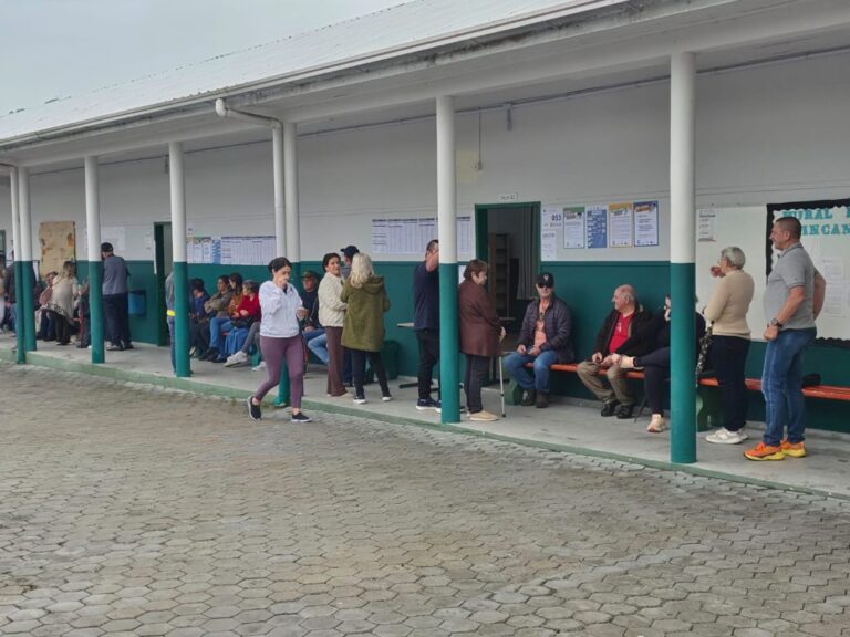 Justiça Eleitoral é denunciada por falha grave de acessibilidade em Florianópolis